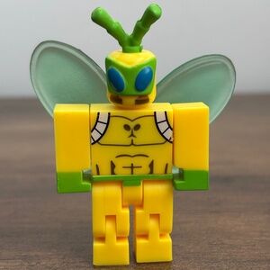 ROBLOX Heroes of Robloxia Yellow CICADA Green Wings Action Figure Toy Jazwares